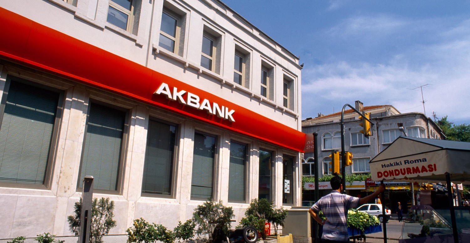 Acil para lazım diyenler Akbank'a koşacak! Faiz yok, 3 ay ödemesiz 100.000 TL kredi müjdesi!