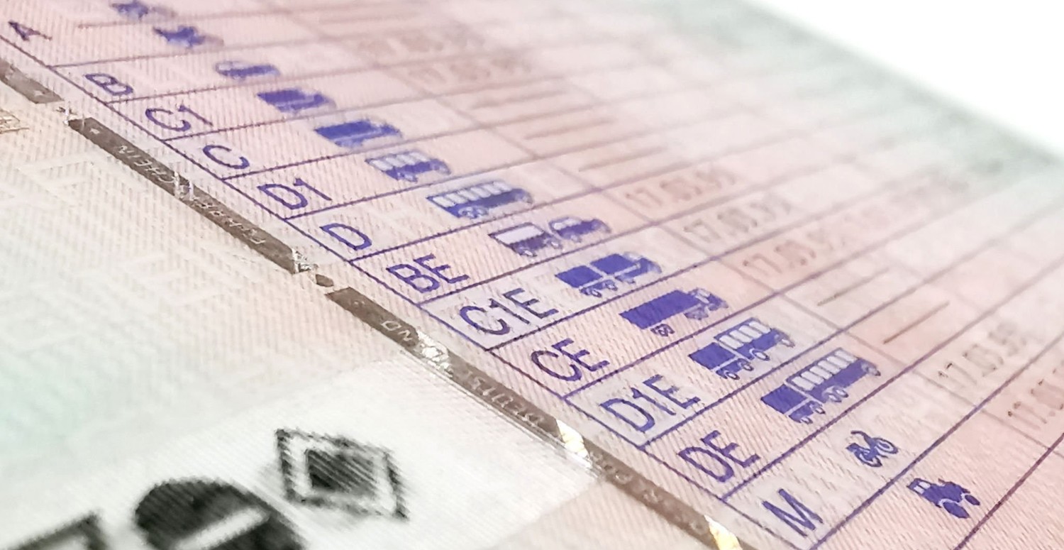 Ehliyet sahiplerine flaş uyarı! O tarihe kadar yaptırmayan binlerce lira ceza ödeyecek