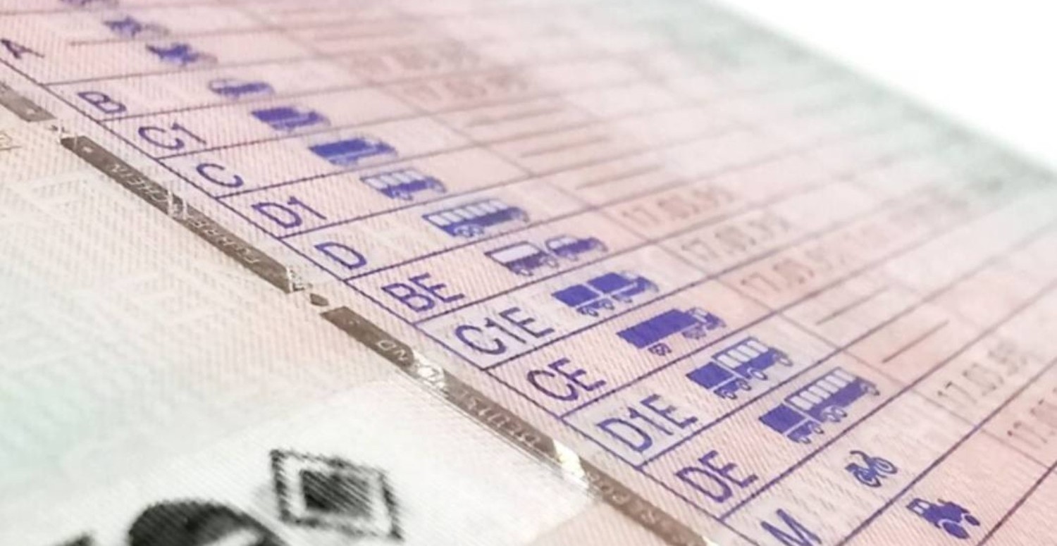 Ehliyet sahiplerine son uyarı! 15 TL verip yapmayan 13 bin TL ödeyecek!