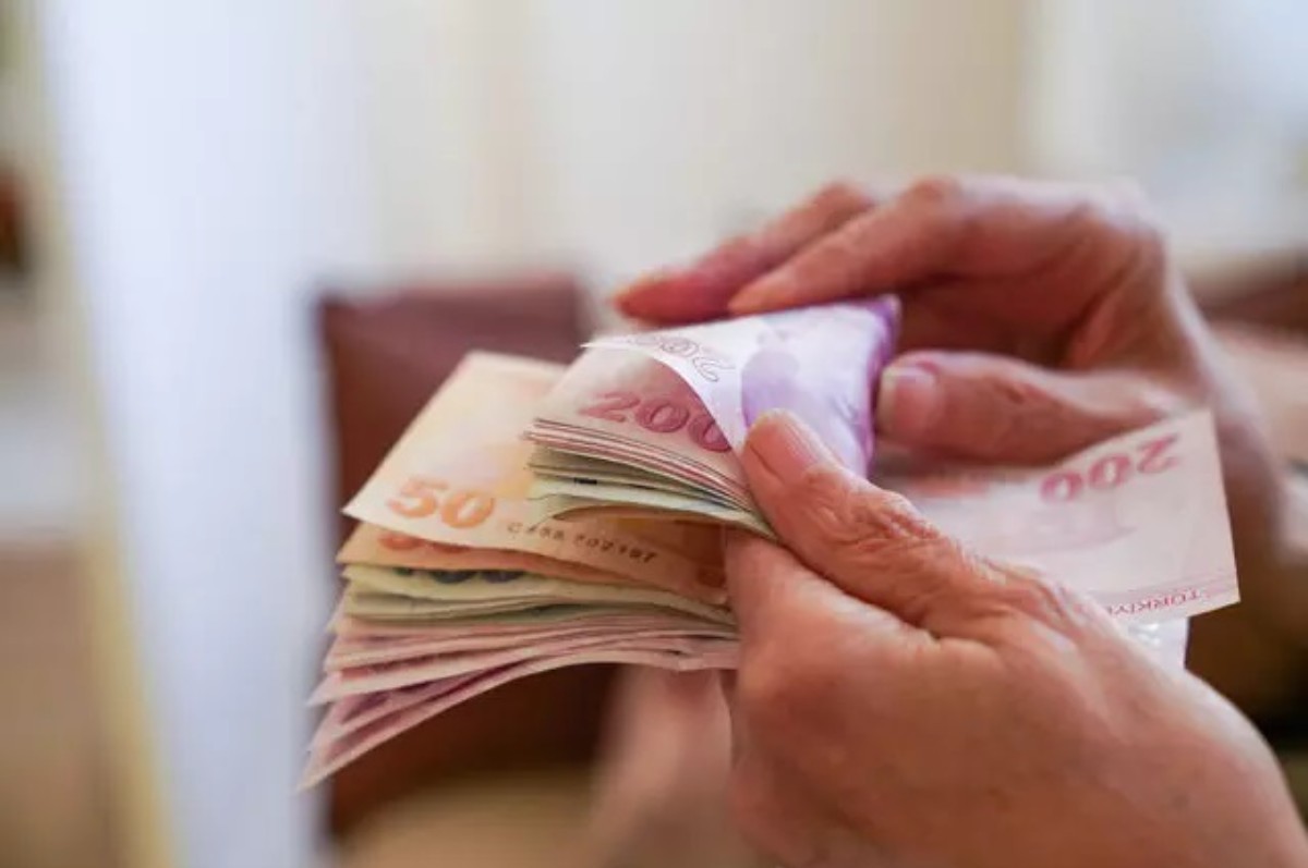 Emeklilere 9 gün içinde büyük kıyak var!