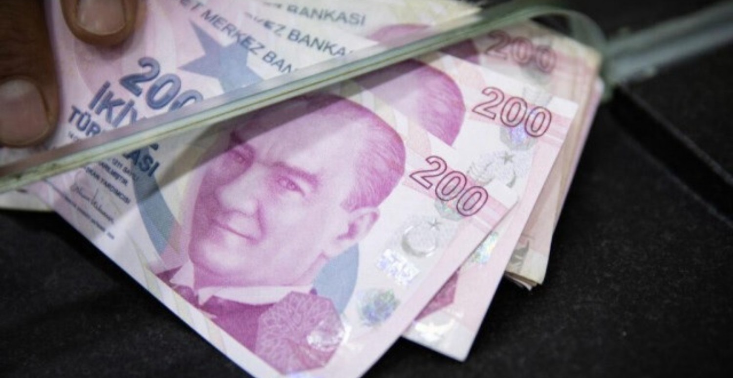 Emekliye bir değil 3 ödeme birden! Temmuz ayı ballı geldi: O tarihlerde hesapları para dolacak