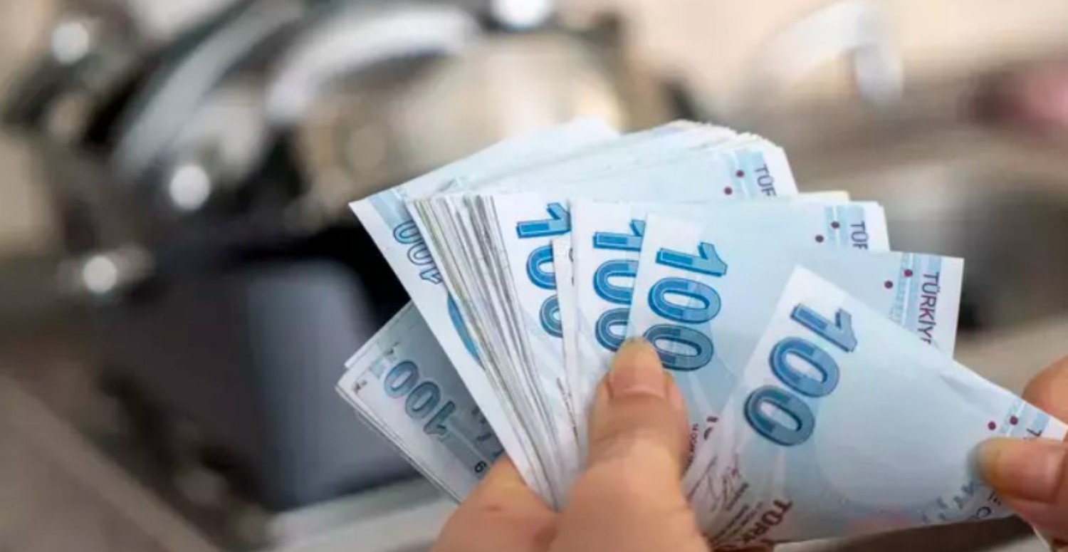 En düşük emekli maaşına yeni ayar! Maaşı bu miktarın altında olan emekliye sürpriz jest geliyor