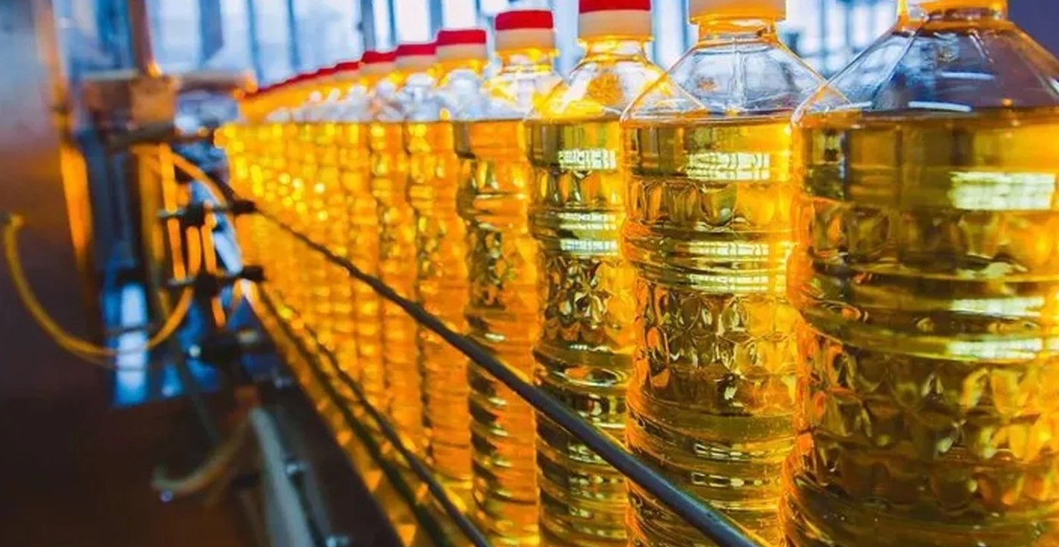 O market ayçiçek yağı fiyatını şakkadanak indirdi! 5 litre fiyatını duyan stok yapıyor