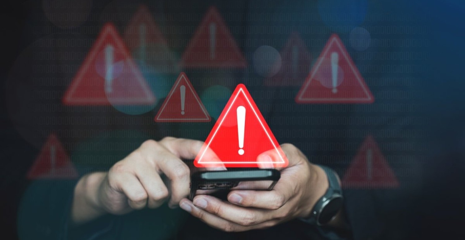 Telefonunuzda bu uygulamalar varsa hemen silin! 12 uygulama kredi kartınızdan para çekiyor