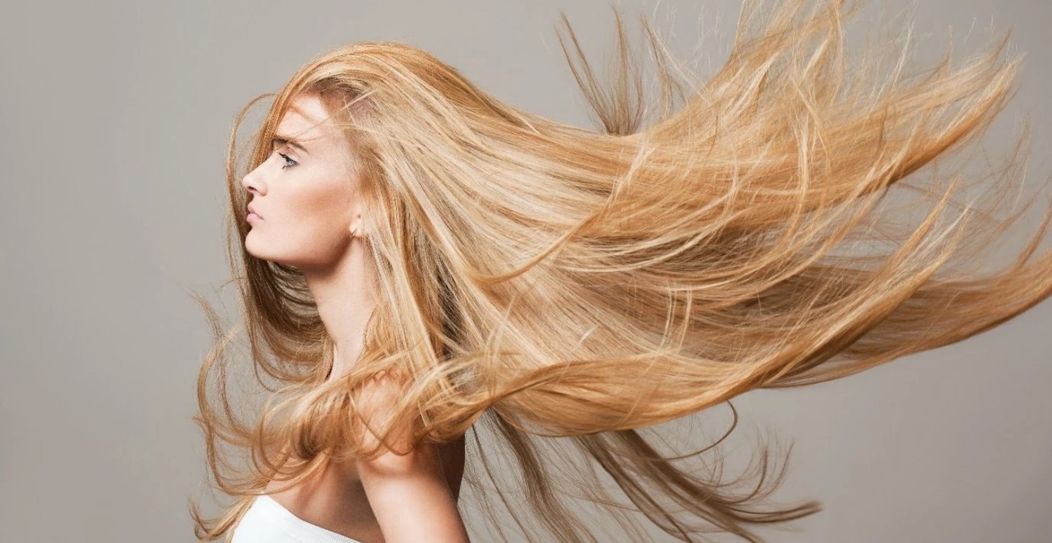 Uzun ve ışıl ışıl saçlar meğer bu formülle mümkünmüş! 2 haftada rapunzel gibi yapıyor