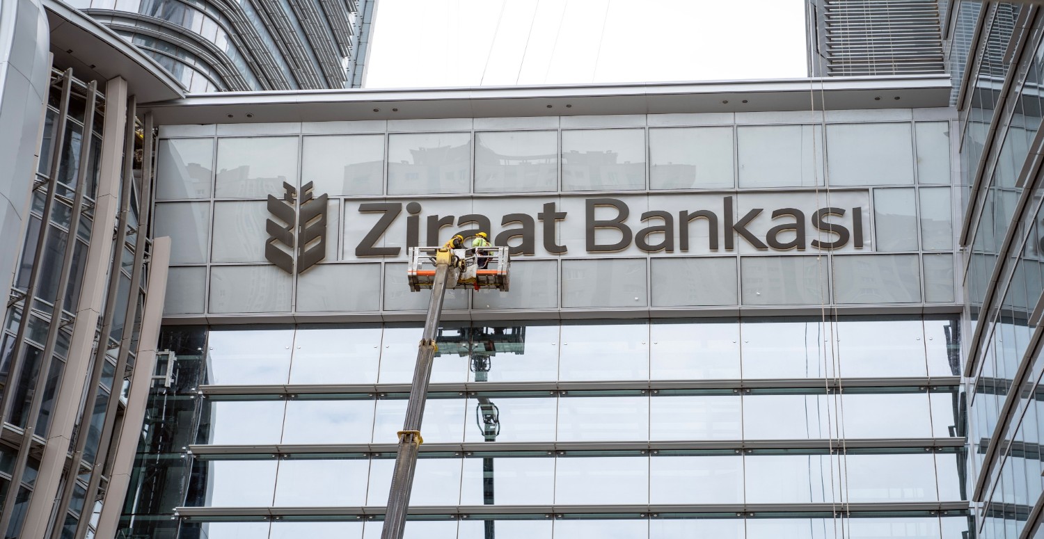 Ziraat Bankası yeni personellerini arıyor! Yaş şartına uyana yüksek maaşlı iş imkanı