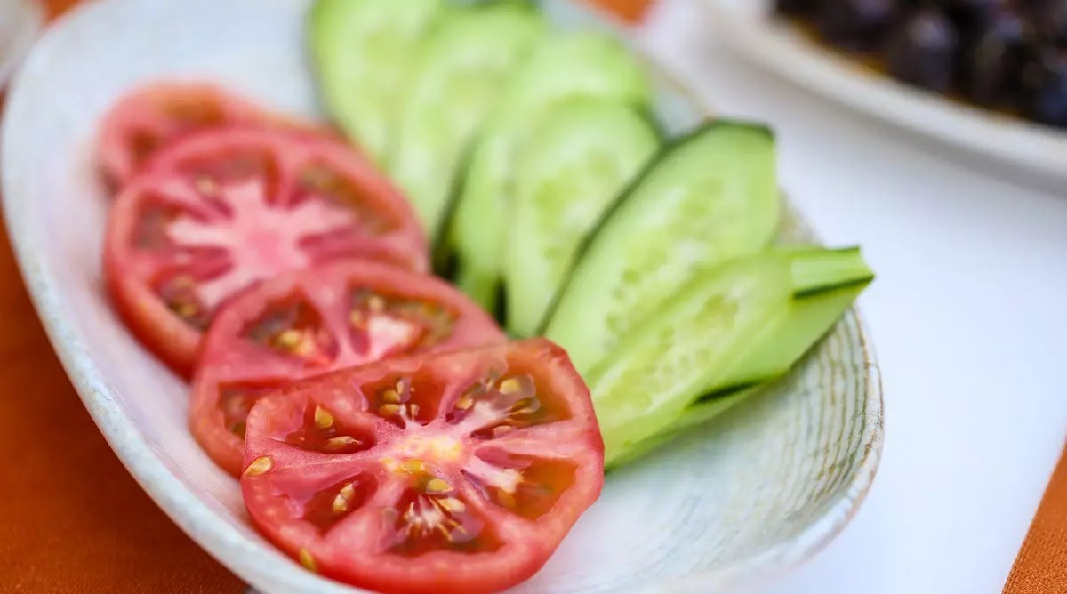 DOMATES VE SALATALIK BİRLİKTE TÜKETİLMEMELİ!