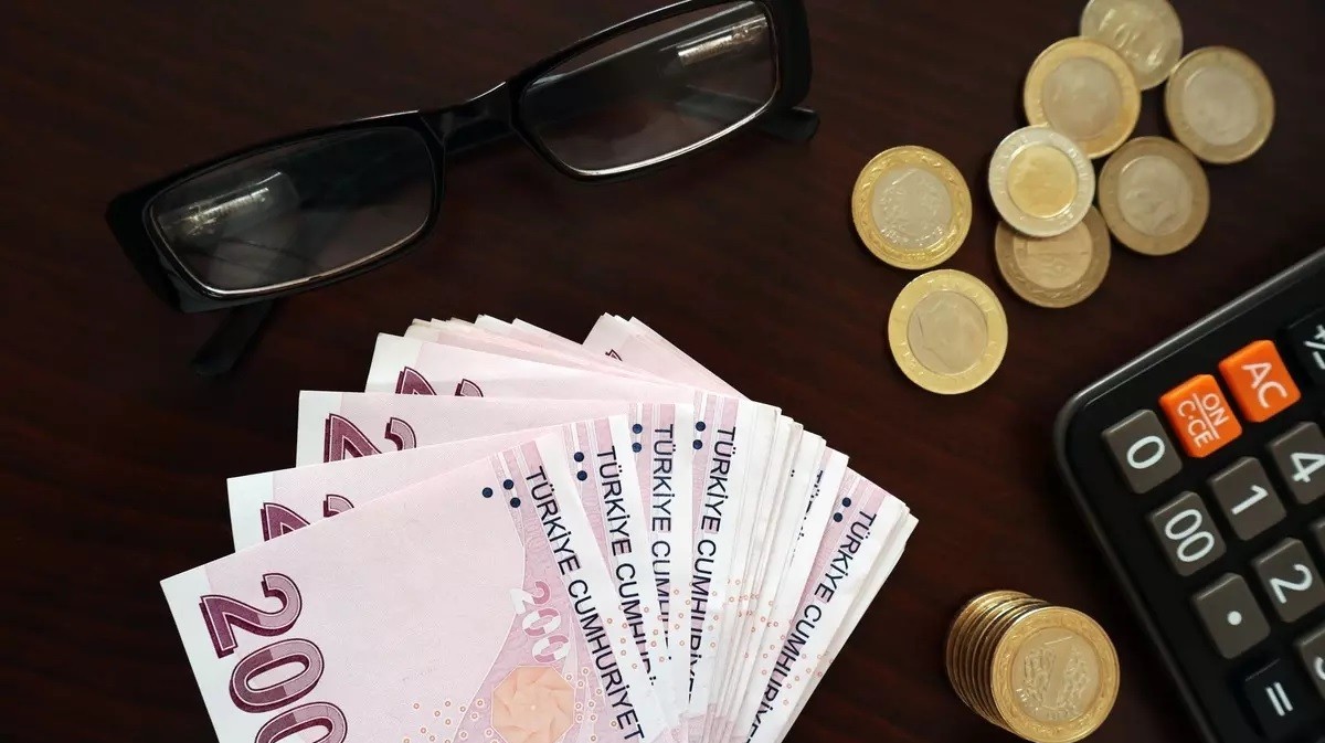 Emekliye şeker gibi müjde! 3 gün içinde 10.000 TL ek ödeme yatırılacak!