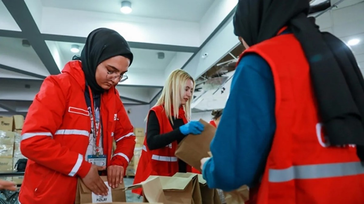 En az 25 bin TL maaşla Kızılay personel alımı