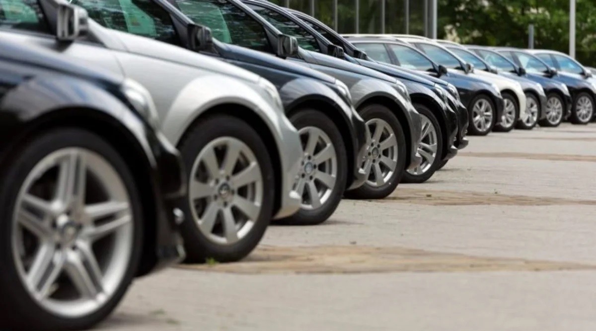 Fiyatı 400 bin TL birden düştü! Sıfır otomobilde yok sattıran fiyat listesi!