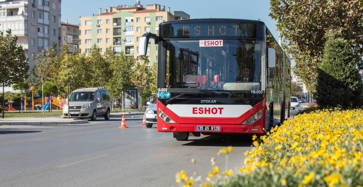 İzmirlilere toplu taşıma uyarısı! Pazartesiden itibaren indirim yapılacak!