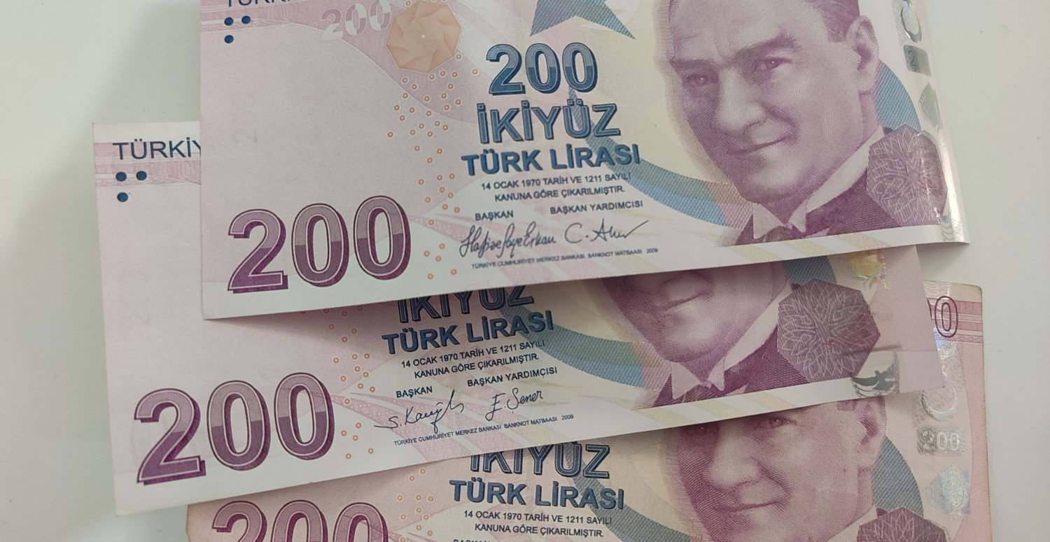 Nakde sıkışan emekliye 66.000 TL özel kredi! Kamu bankası emekliye fırsatları sıraladı!